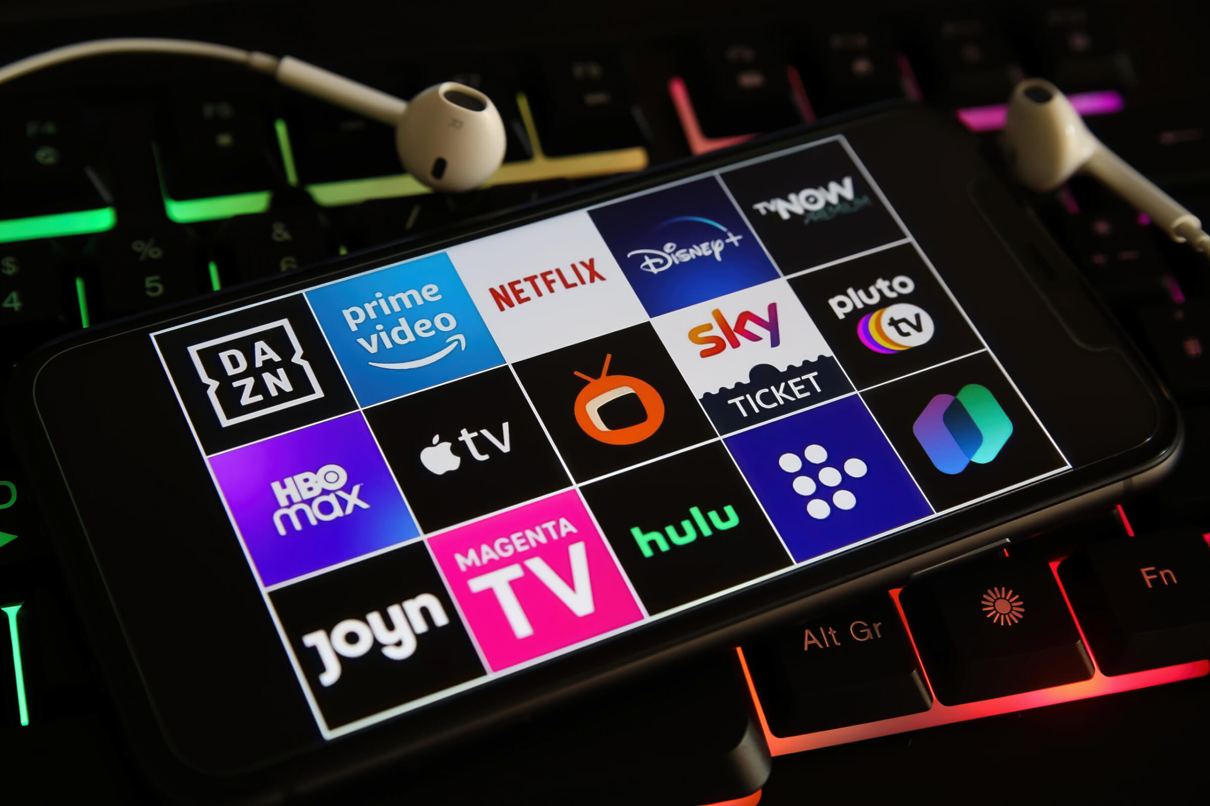 1-in-5-australians-cancelling-streaming-services-to-save-money