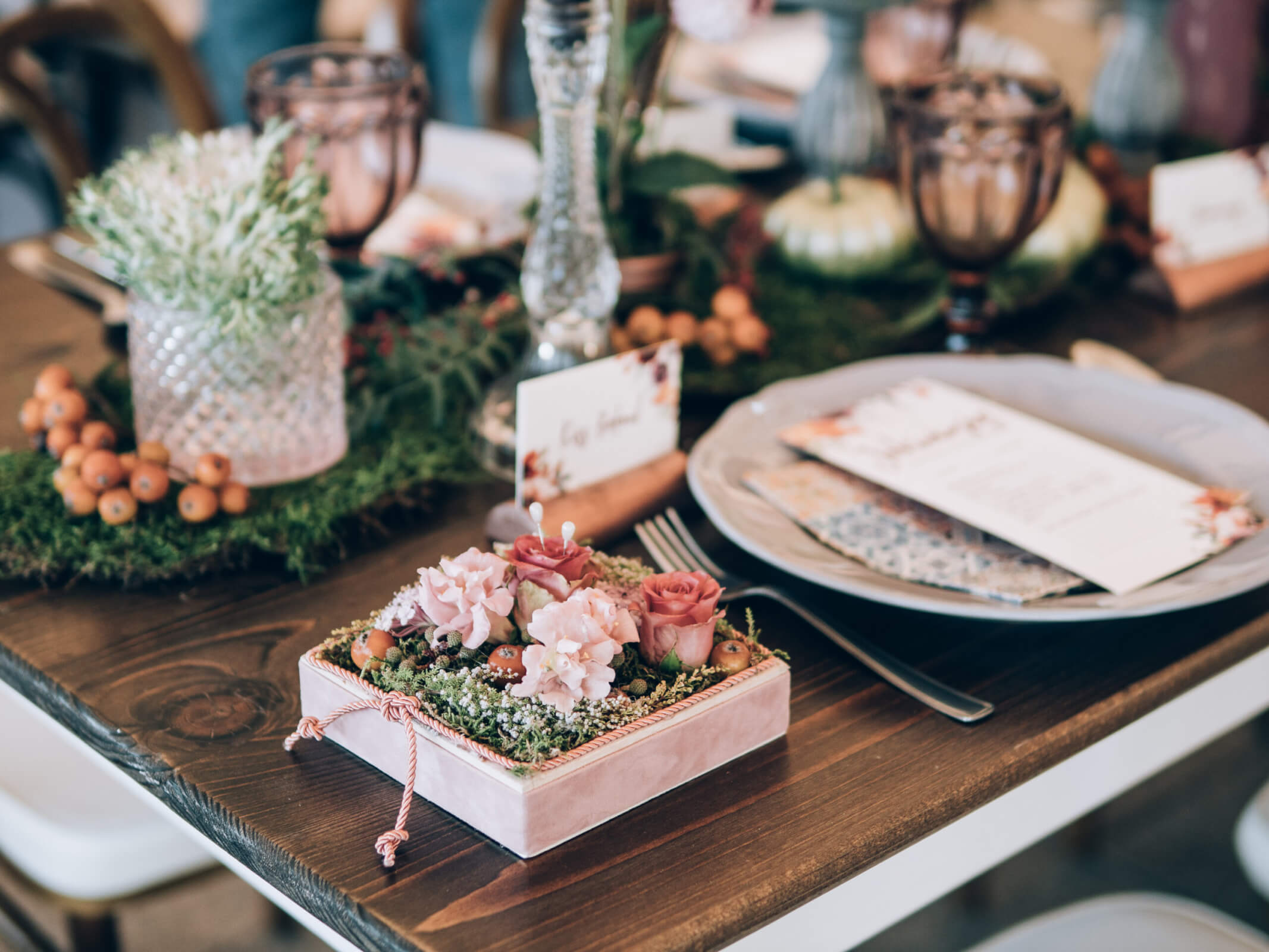 Wedding dining table set and flowers